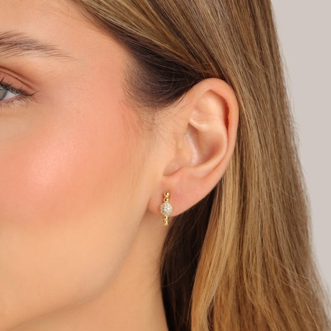BR-01525 BRINCO BANHADO A OURO 18K COM ESFERA CRAVEJADA E DETALHES EM BOLINHAS