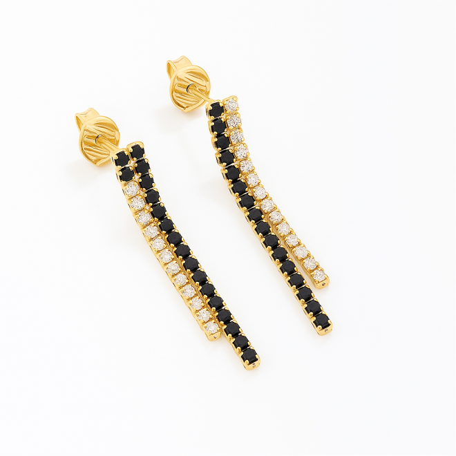 BR-02278 BRINCO BANHADO A OURO 18K COM DESIGN ALONGADO E DUPLO