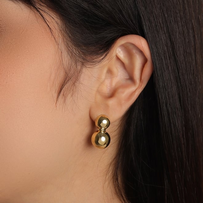 BR-02419 BRINCO BANHADO A OURO 18K COM DESIGN EM ESFERAS DUPLAS POLIDAS