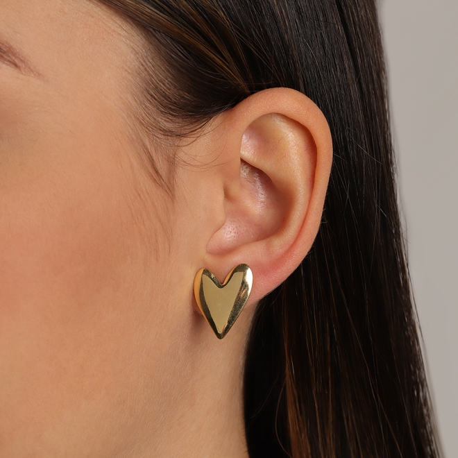 BR-02777-BRINCO BANHADO A OURO 18K DE CORAÇÃO COM ACABAMENTO LISO