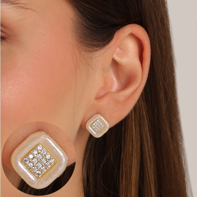 BR-03039 BRINCO BANHADO A OURO 18K COM ESMALTAÇÃO EM MADRE PÉROLA