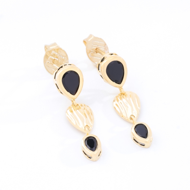 BR-03092 BRINCO BANHADO A OURO 18K COM PEDRAS EM FORMATO DE GOTA E DETALHES TEXTURIZADOS