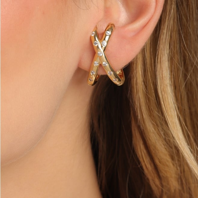 BR-03165 BRINCO EARHOOK  COM DESIGN CRUZADO E DETALHES EM ZIRC&Ocirc;NIAS