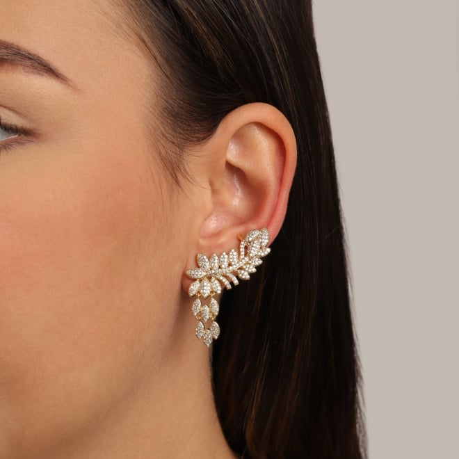 BX-0079 BRINCO BANHADO A OURO 18K EM EAR CUFF COM DESIGN ORGÂNICO EM FOLHAGENS CRAVEJADO