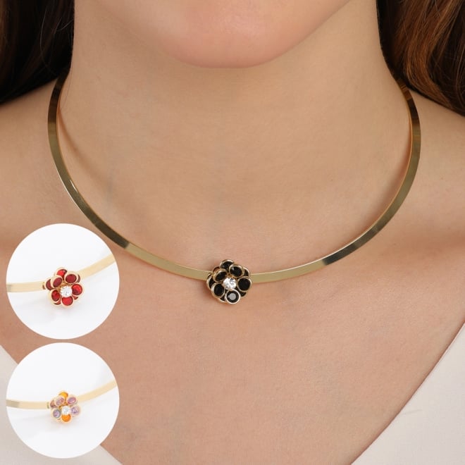 CH-0343 CHOKER DE ARO BANHADA A OURO 18K COM PINGENTE DE FLOR.