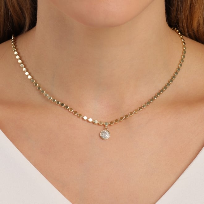 CH-0388 -CHOKER BANHADA A OURO 18K COM CORRENTE DE DISCOS E PINGENTE REDONDO CRAVEJADO EM ZIRCÔNIAS