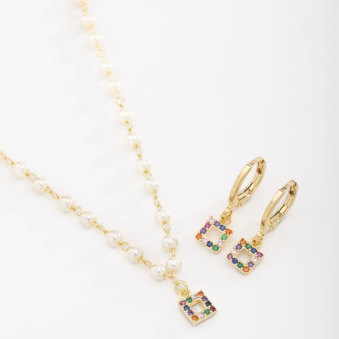 CI-00019  CONJUNTO INFANTIL COM PÉROLAS E PINGENTE GEOMÉTRICO MICRO ZIRCÔNIAS
