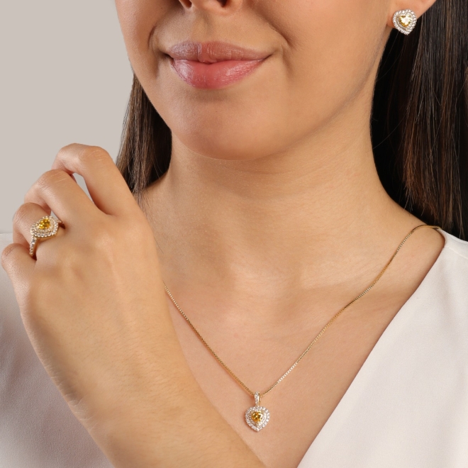 CJ-00241 CONJUNTO COM DESIGN EM FORMATO DE CORAÇÃO EM ZIRCÔNIAS