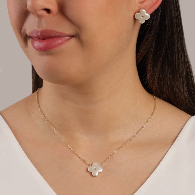 CJ-00315 CONJUNTO BANHADO A OURO 18K COM COLAR E BRINCOS EM FORMATO DE FLOR