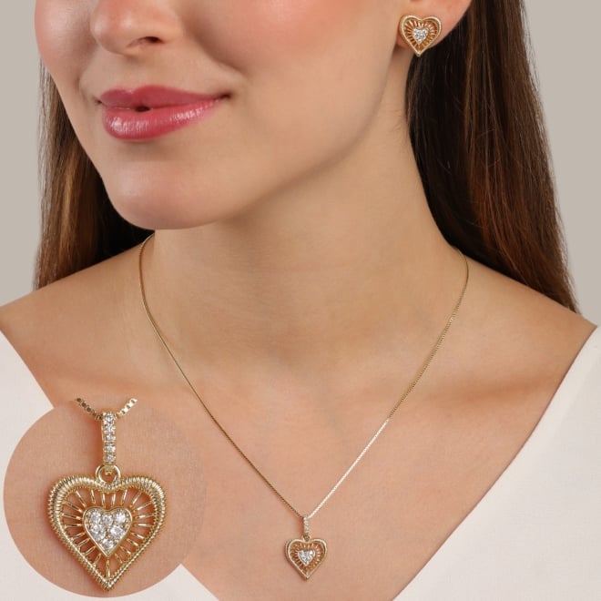 CJ-00388 CONJUNTO BANHADO A OURO 18K COM PINGENTE E BRINCOS EM FORMATO DE CORAÇÃO