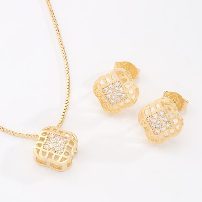 CJ-00389 CONJUNTO BANHADO A OURO 18K COM PINGENTE E BRINCOS EM DESIGN GEOMÉTRICO VAZADO