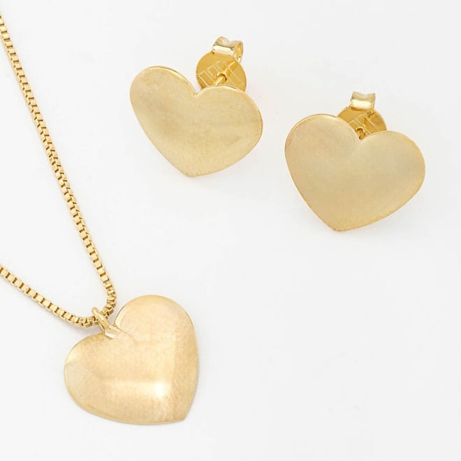 CJS-00043 CONJUNTO BANHADO A OURO 18K COM PINGENTE E BRINCOS EM FORMATO DE CORAÇÃO