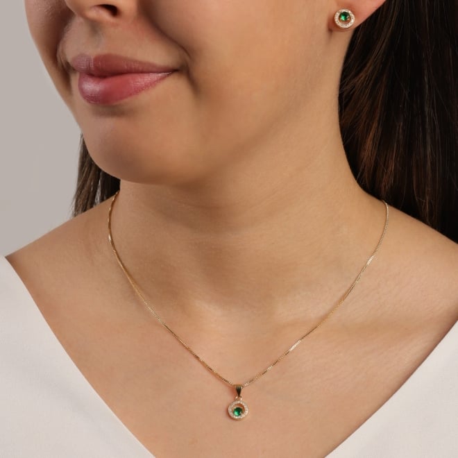 CJS-00105 CONJUNTO BANHADO A OURO 18K COM DESIGN CLÁSSICO E SOFISTICADO,COLAR COM PINGENTE REDONDO.