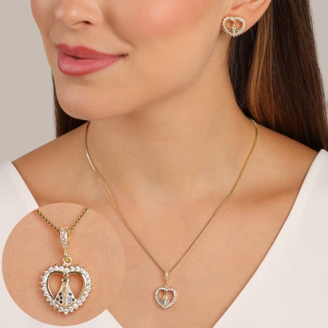 CJS-00121 CONJUNTO BANHADO A OURO 18K COM CORAÇÃO CRAVEJADO EM ZIRCÔNIAS E NOSSA SENHORA APARECIDA