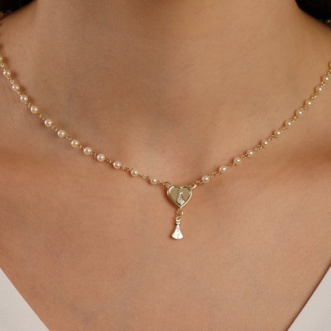 GI-00127 GARGANTILHA INFANTIL BANHADA A OURO 18K COM DETALHES EM PÉROLAS E PINGENTE DE NOSSA SENHORA APARECIDA