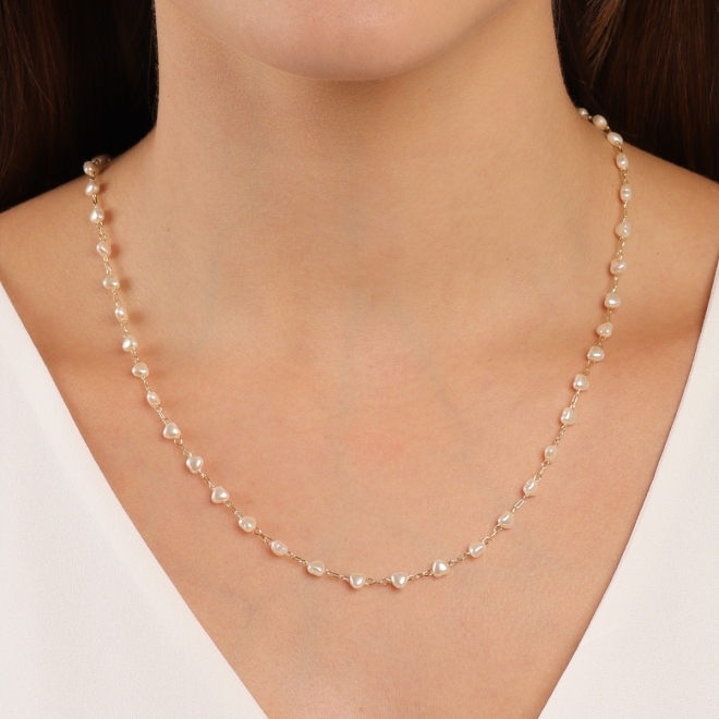 GR-00361 COLAR BANHADO A OURO 18K COM PÉROLAS EM CORAÇÃO INTERCALADAS POR ELOS DELICADOS