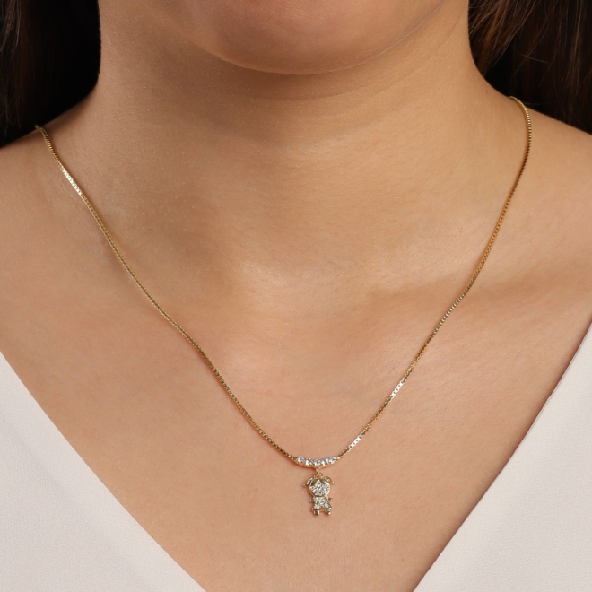 GR-00852 COLAR BANHADO A OURO 18K COM PINGENTE DE MENINA CRAVEJADO EM ZIRCÔNIAS