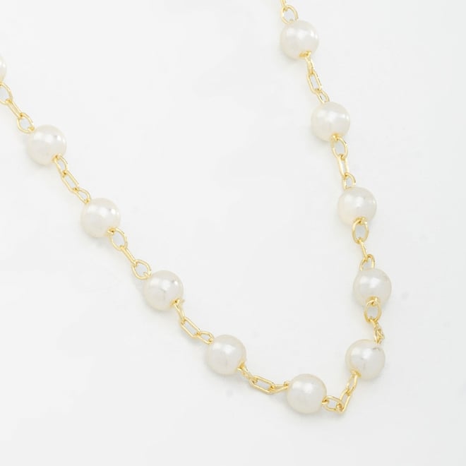 GR-00935 COLAR BANHADO A OURO 18K COM PÉROLAS INTERCALADAS EM CORRENTE DELICADA,