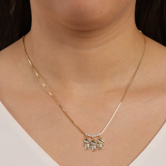 GR-01111 COLAR BANHADO A OURO 18K COM TRÊS PINGENTES DE MENINO CRAVEJADOS