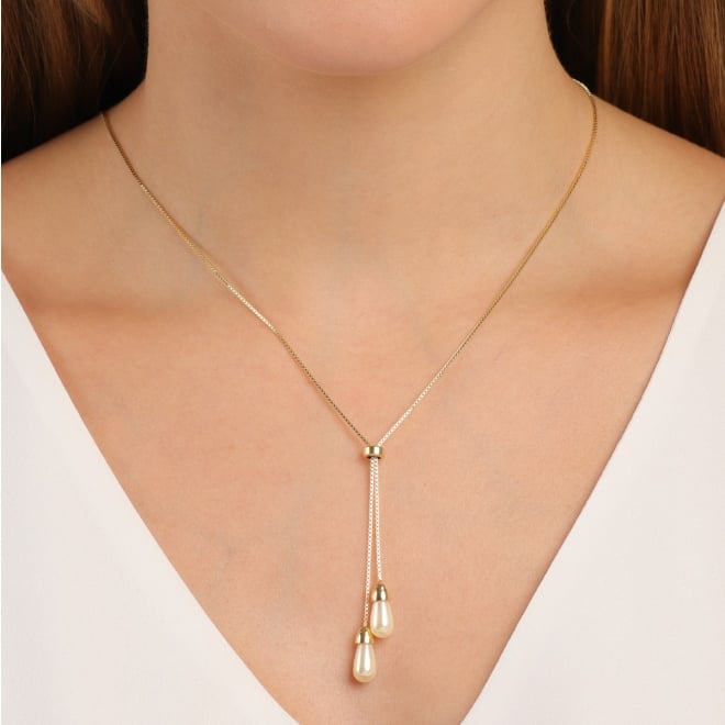 GR-01762 COLAR BANHADO A OURO 18K MODELO GRAVATA REGULÁVEL COM PINGENTES DE GOTA EM PÉROLA