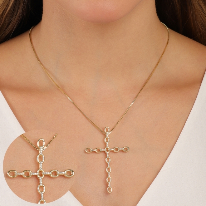 GR-02272 COLAR BANHADO A OURO 18K COM PINGENTE EM FORMATO DE CRUZ COM ELOS E DETALHES EM ZIRCÔNIAS