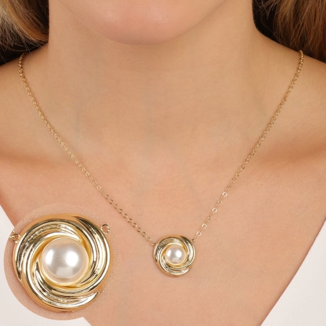 GR-02290 COLAR BANHADO A OURO 18K COM PINGENTE ORGÂNICO E DETALHE EM PÉROLA
