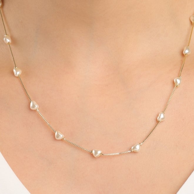 GR-02309 GARGANTILHA BANHADA A OURO 18K COM PÉROLAS DE CORAÇÃO
