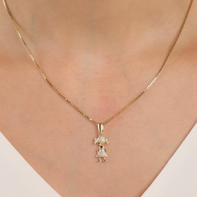 GR-02385 GARGANTILHA BANHADA A OURO 18K COM PINGENTE DE MENINA