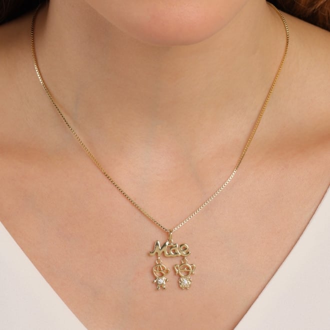 GR-02389 COLAR BANHADO A OURO 18K COM PINGENTE MÃE DE MENINA E MENINO