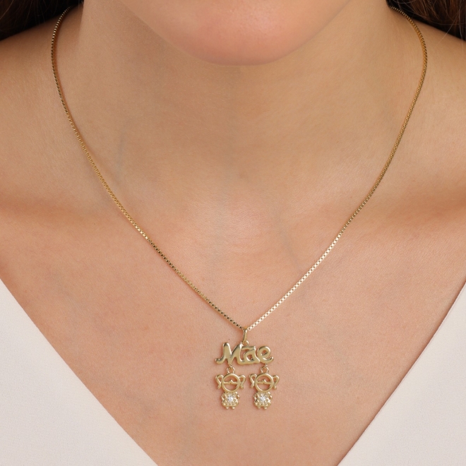 GR-02391 COLAR BANHADO A OURO 18K COM PINGENTE MÃE E DOIS MENINA
