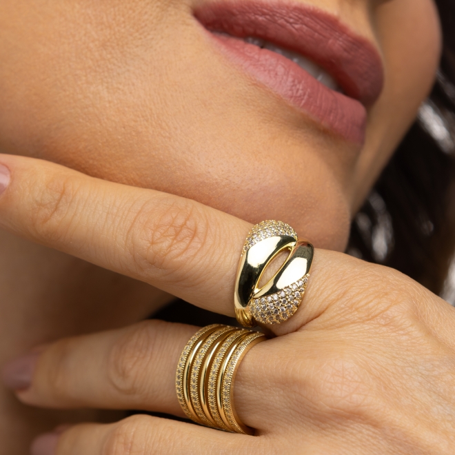 AN-01893 ANEL BANHADO A OURO 18K COM DESIGN ENTRELAÇADO