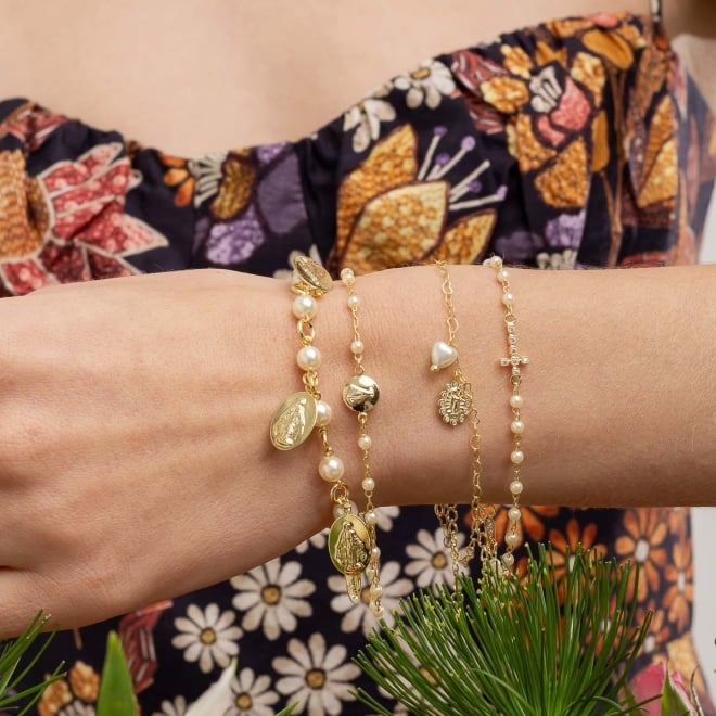 PU-00881 PULSEIRA COM DETALHES EM PÉROLAS E CRUZ EM ZIRCÔNIAS