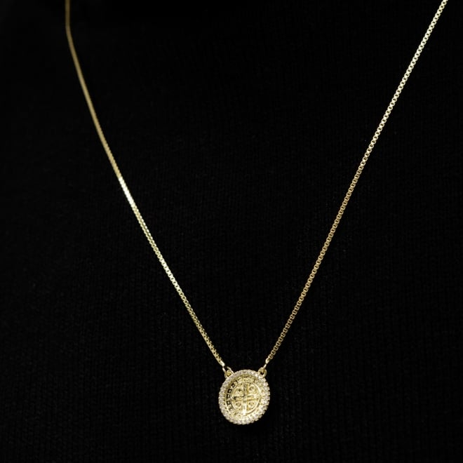 ES-0027 ESCAPULÁRIO COM MEDALHA DE SÃO BENTO E ZIRCÔNIAS