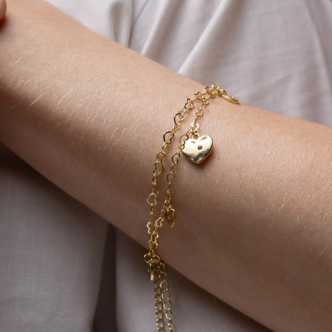 PU-00268 PULSEIRA BANHADA A OURO 18K COM CORRENTE ELO DELICADO E PINGENTES EM FORMATO DE CORA&Ccedil;&Atilde;O
