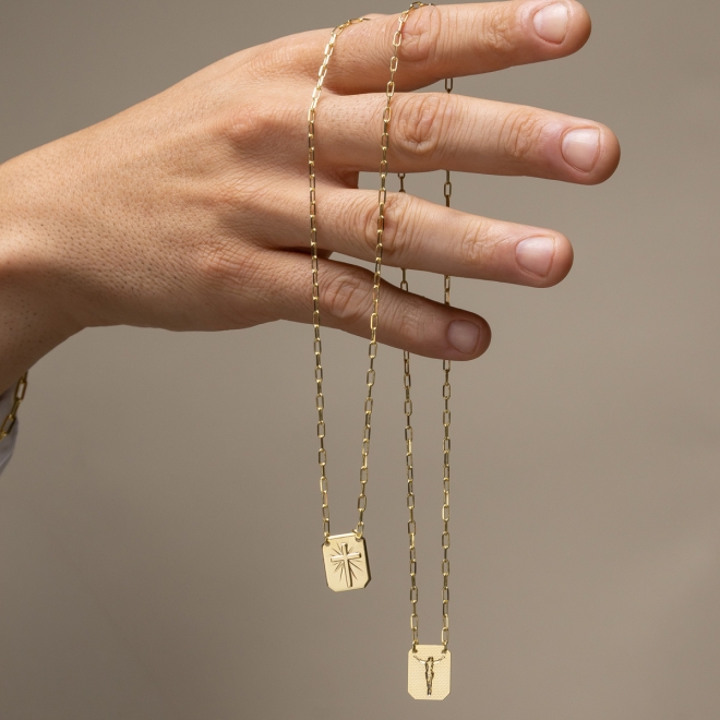 ES-0006 ESCAPULÁRIO COM PLAQUINHAS RELIGIOSAS DE CRUZ E JESUS CRISTO