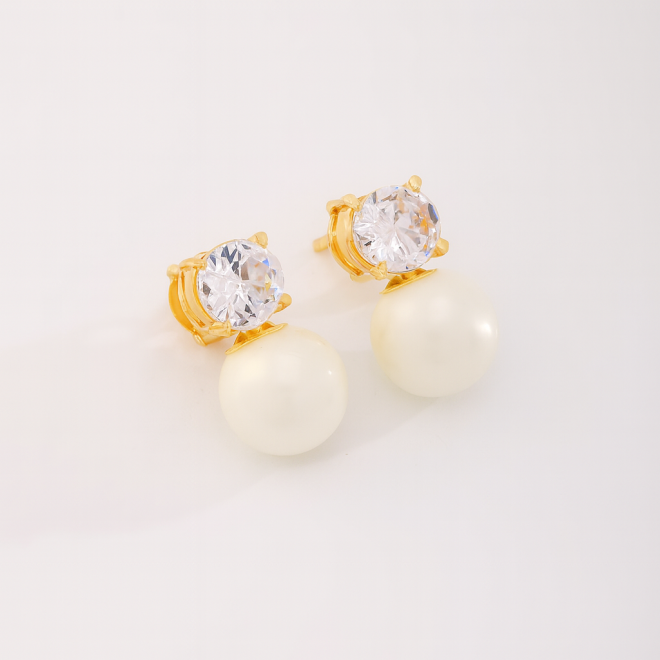 OUTB-00013 BRINCO BANHADO A OURO 18K COM ZIRCÔNIA LAPIDADA E PÉROLA CLÁSSICA