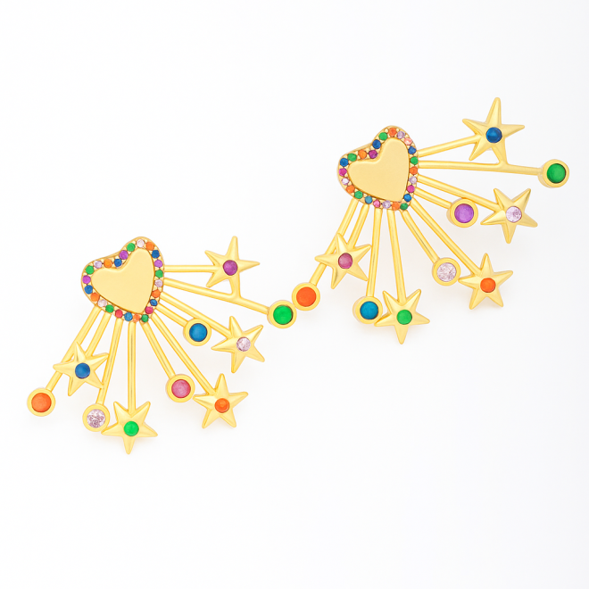 OUTB-00209 BRINCO BANHADO A OURO 18K COM DESIGN DE CORAÇÃO E DETALHES EM ESTRELAS CRAVEJADAS