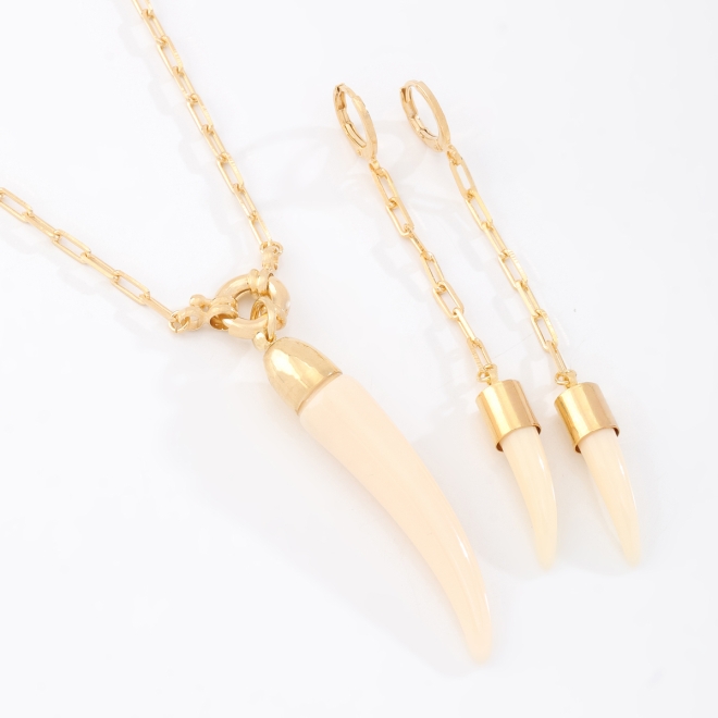 OUTCJ-0998 CONJUNTO COM DESIGN DE DENTE EM RESINA