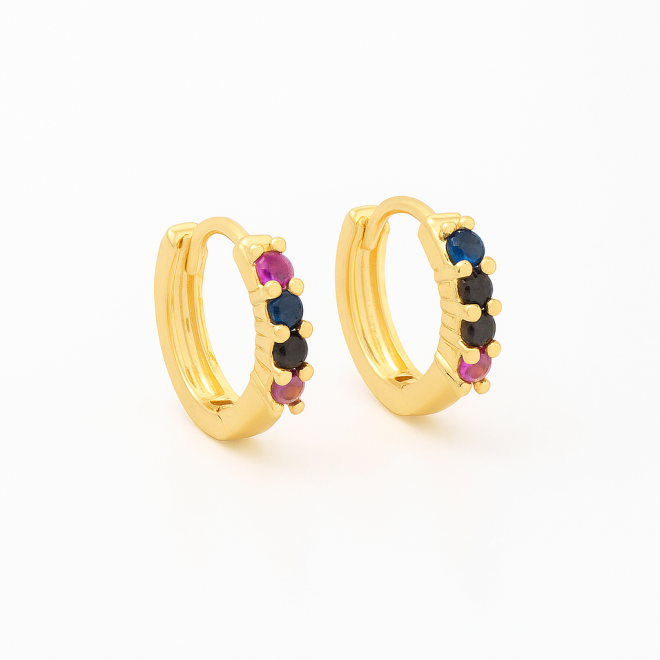 OUTKBT-0922 KIT COM 5 PARES DE BRINCOS BANHADOS A OURO 18K ARGOLA CRAVEJADOS COM ZIRCÔNIAS COLORIDAS
