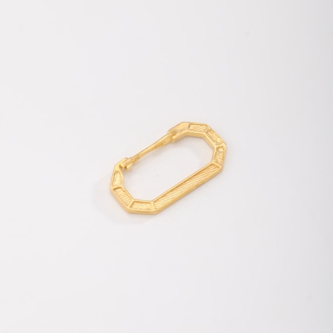 OUTPG-0880 PINGENTE BANHADO A OURO 18K EM FORMATO DE FECHO RETANGULAR COM 2CM