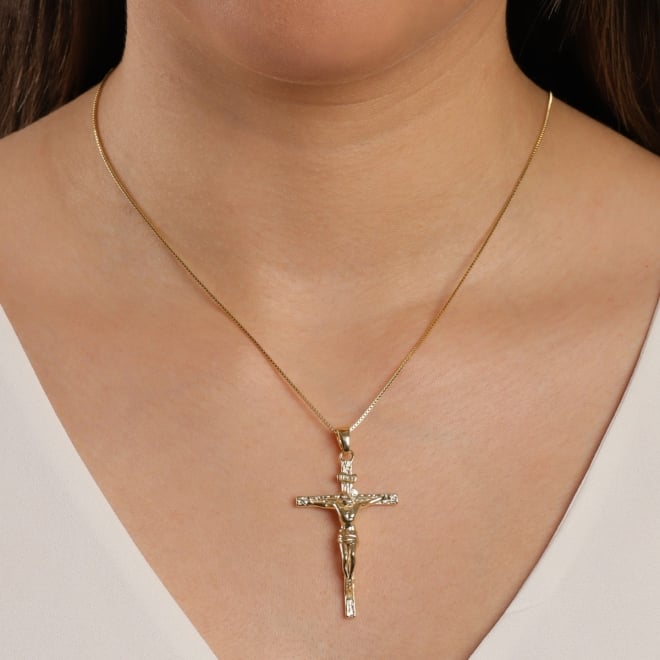 PG-00047 PINGENTE BANHADO A OURO 18K EM FORMATO DE CRUCIFIXO
