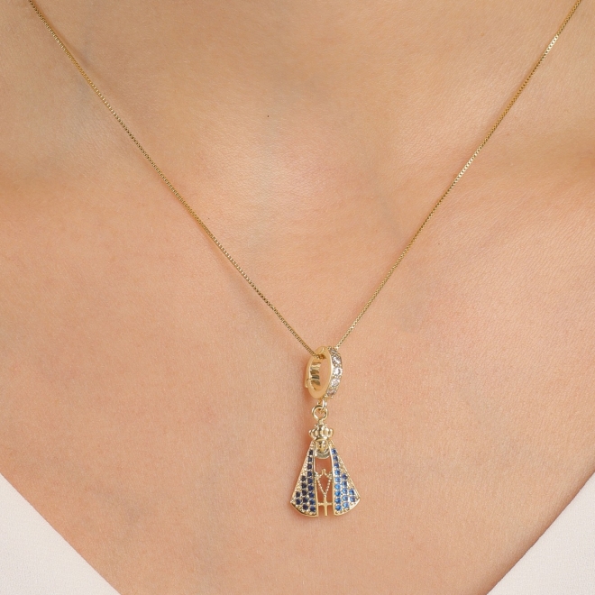 PG-00271-PINGENTE NOSSA SENHORA APARECIDA CRAVEJADO EM ZIRCÔNIA