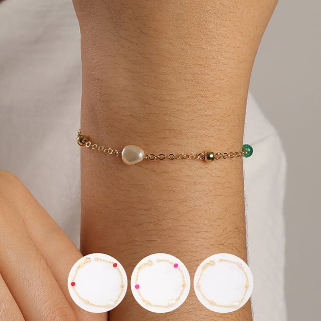PI-00094 PULSEIRA INFANTIL BANHADA A OURO 18K COM DETALHES EM PÉROLA E PEDRAS COLORIDAS