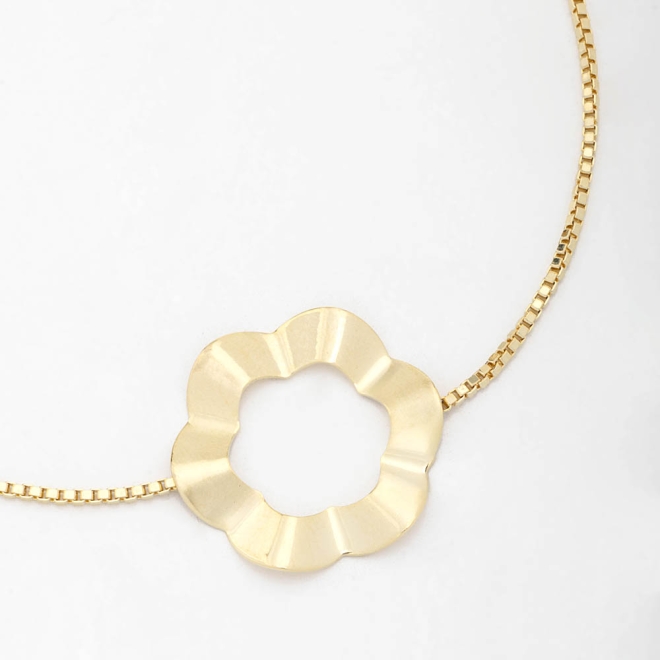 PU-00625 PULSEIRA BANHADA A OURO 18K COM FLOR VAZADA E CORRENTE VENEZIANA