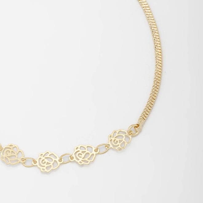 PU-00670 PULSEIRA COM DETALHES EM FORMATO DE ROSAS