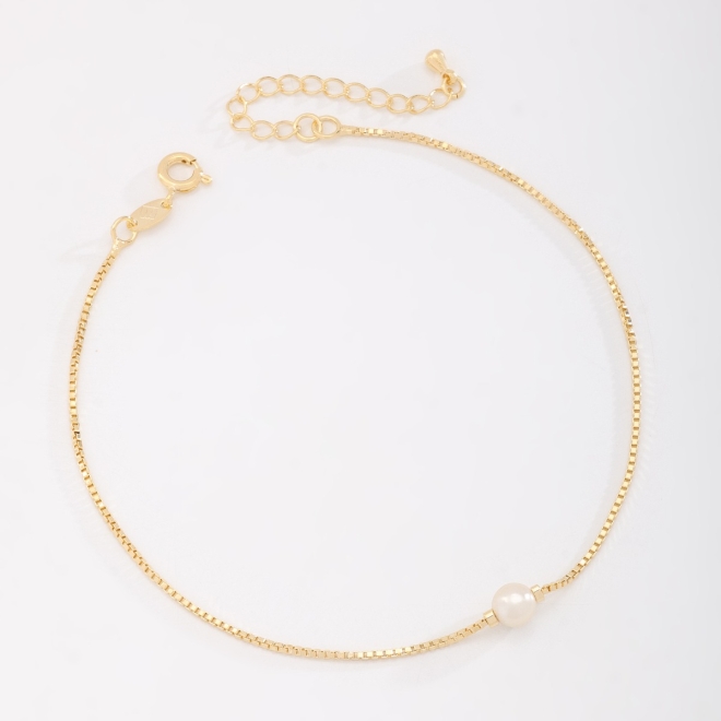 TN-00042 TORNOZELEIRA BANHADA A OURO 18K COM CORRENTE VENEZIANA E DETALHE EM PÉROLA