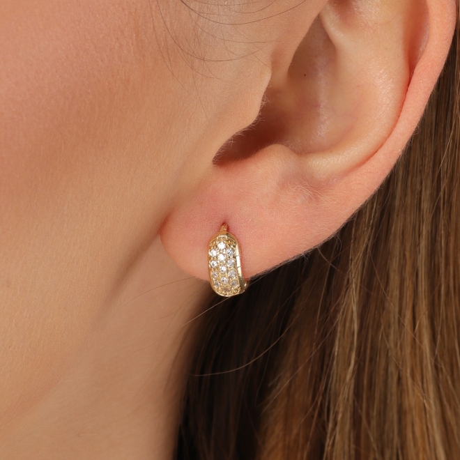 AC-0109 ARGOLA COM DETALHES CRAVEJADOS EM ZIRCÔNIAS