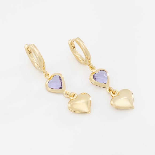 AC-0895 BRINCO BANHADO A OURO 18K EM FORMATO DE ARGOLA COM PINGENTES DE CORAÇÃO