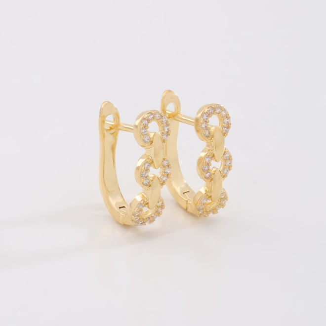 AC-1065 BRINCO BANHADO A OURO 18K DE ARGOLA COM ELOS ENTRELAÇADOS CRAVEJADOS EM ZIRCÔNIAS