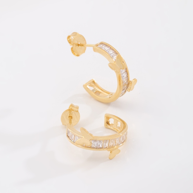 AGL-00090 BRINCO BANHADO A OURO 18K DE ARGOLA COM ZIRCÔNIAS E BORBOLETAS